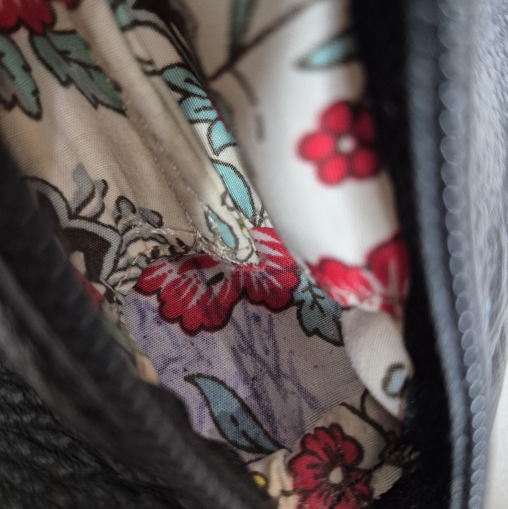 Latico Black Leather Laptop Bag - Picture 15 of 16